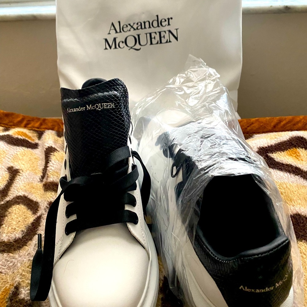 Brand new Size 12 E 46. 7272208643